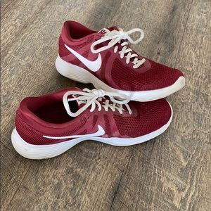 Nike revolution 4 burgundy sneakers, size 8